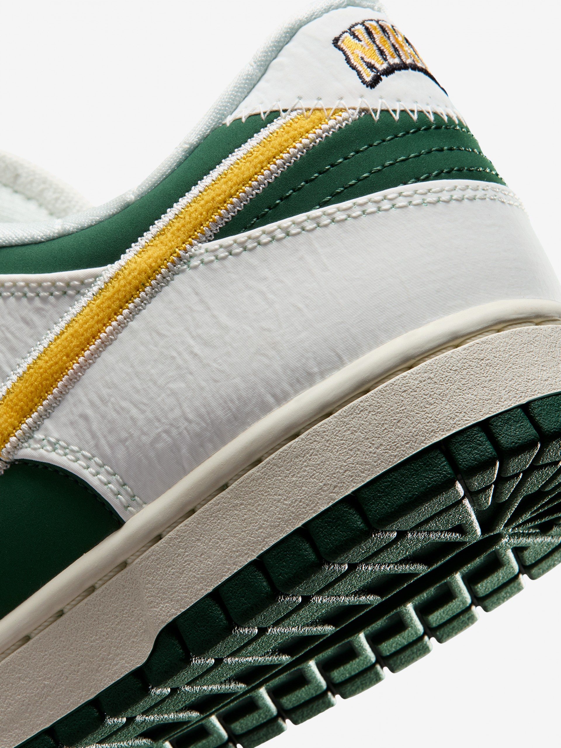 Sapatilhas Nike Dunk Low Retro Verdes, Brancas e Amarelas Para Homem