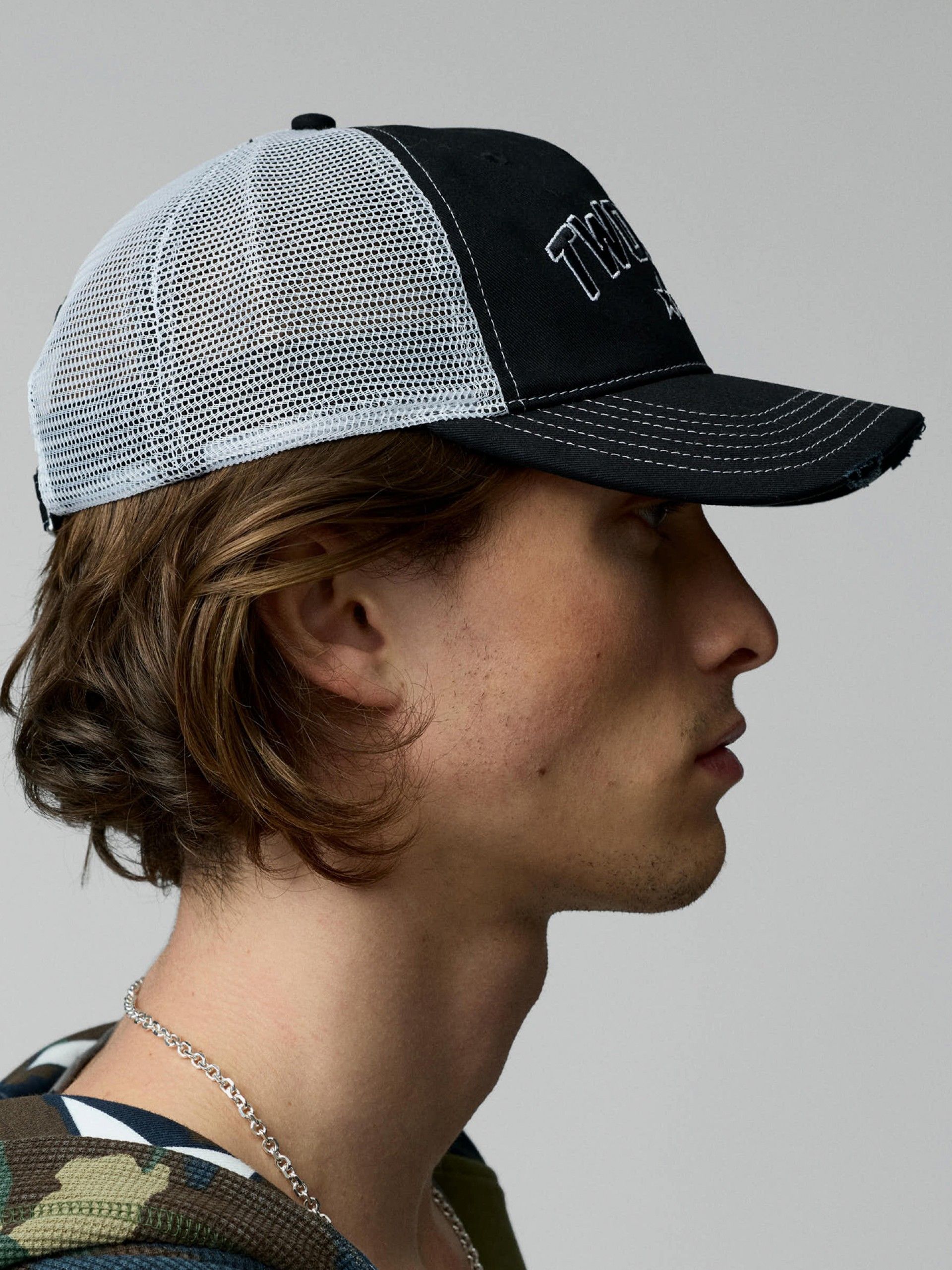 Gorra TwoJeys Icon Trucker Negra y Blanca
