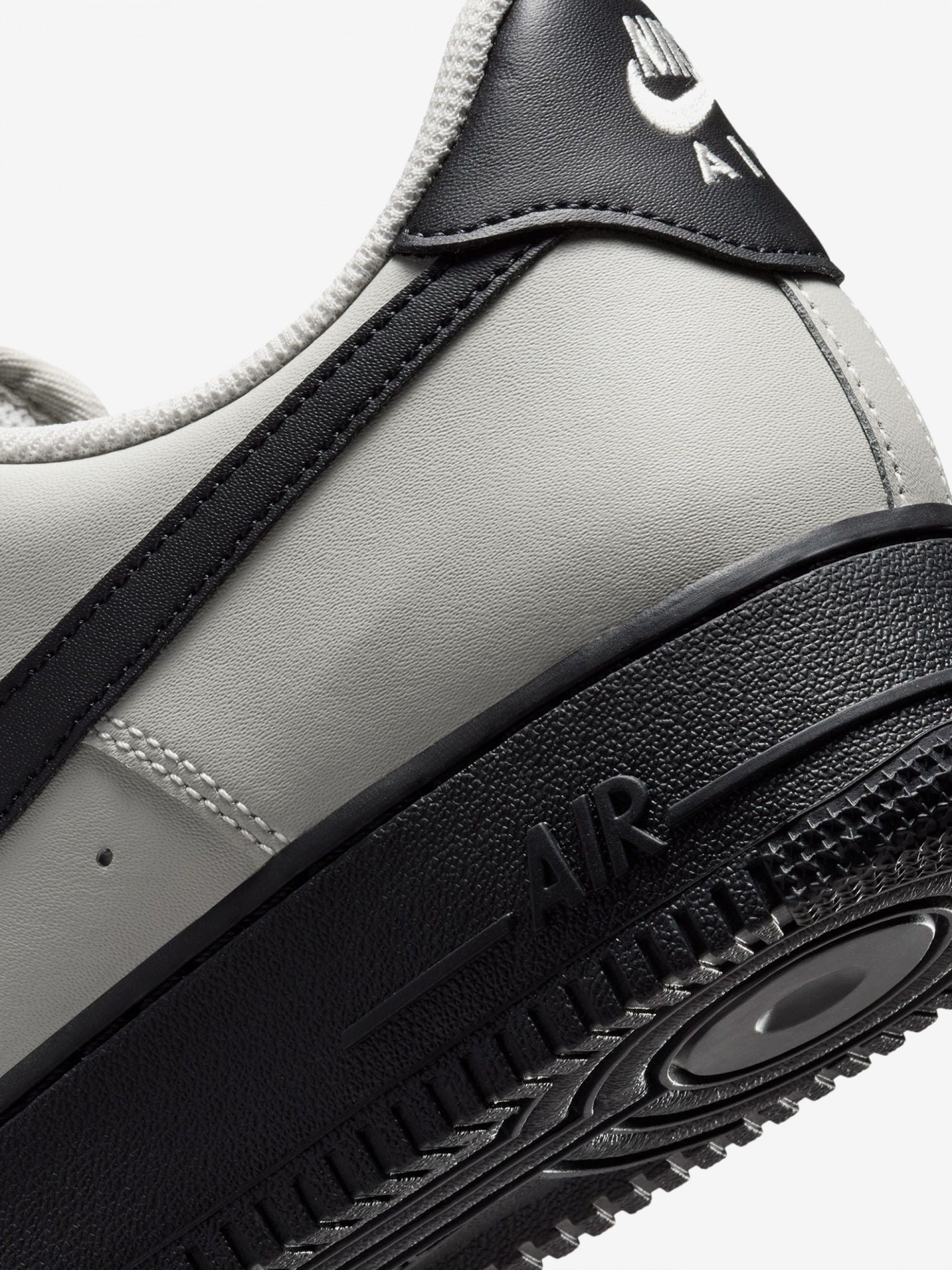 Sapatilhas Nike Air Force 1 07 Cinzentas e Pretas Para Homem
