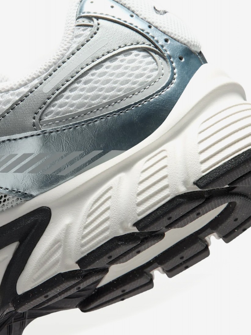 Sapatilhas Nike V5 RNR Brancas, Cinzentas e Prateadas Para Homem Sapatilhas Nike V5 RNR Brancas, Cinzentas e Prateadas Para Homem