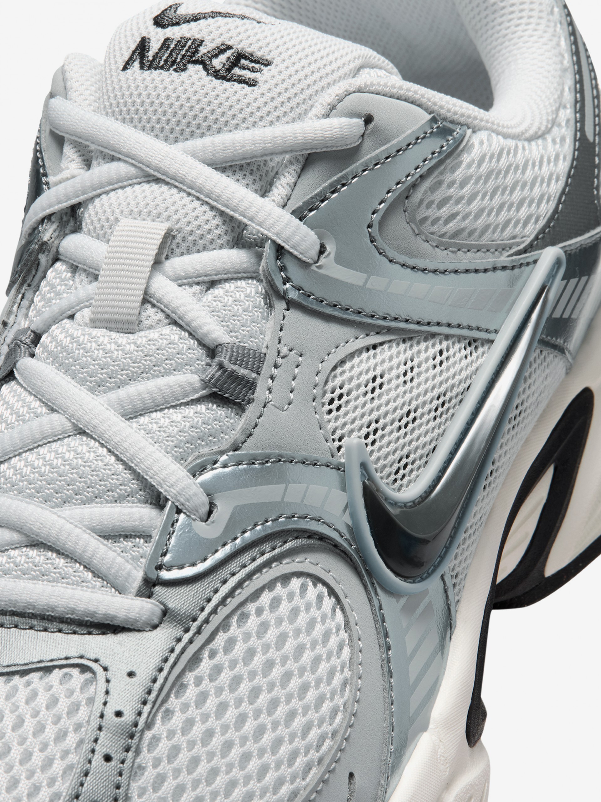 Zapatillas Nike V5 RNR Blancas, Grises y Plateadas Para Hombre