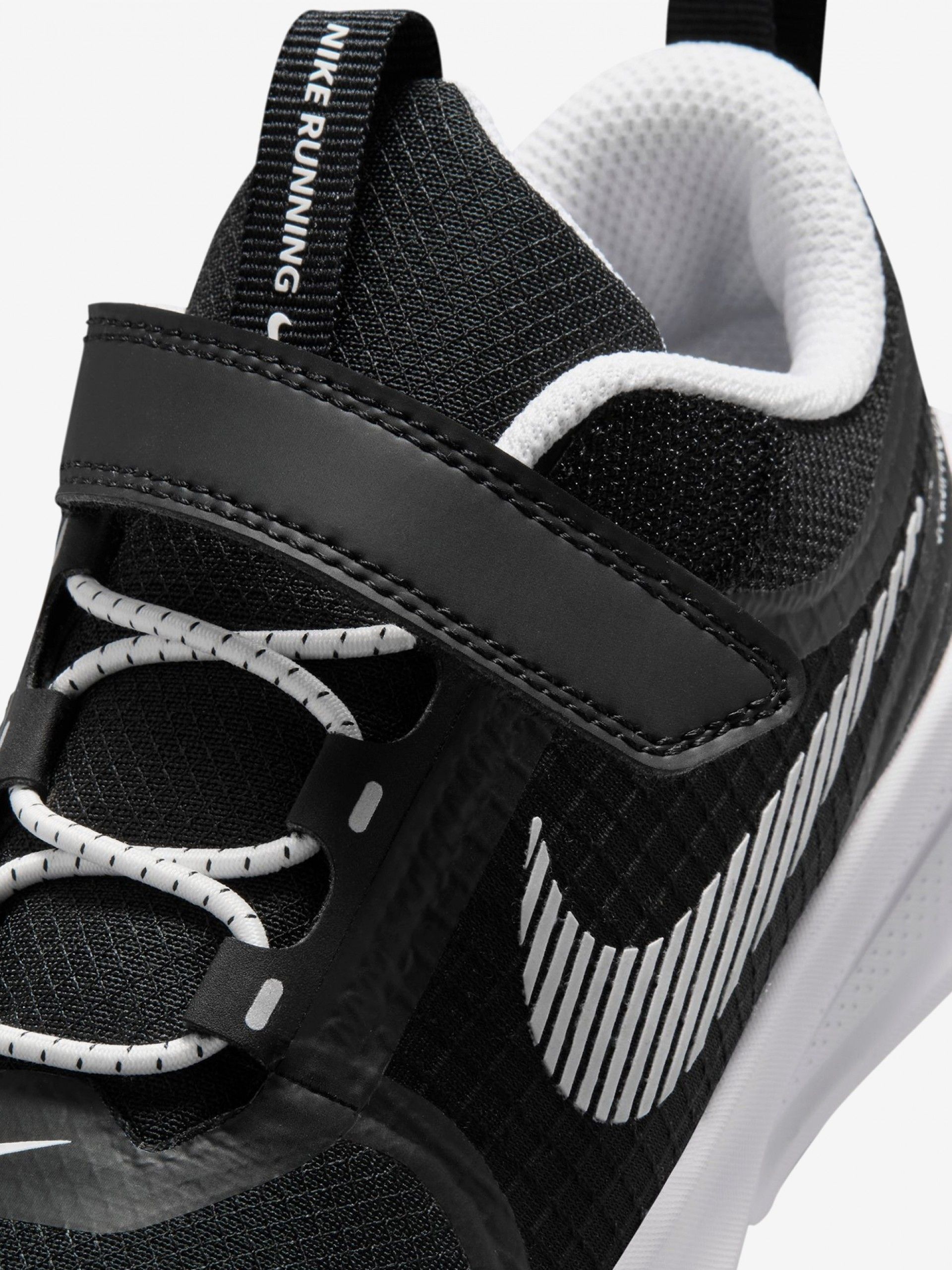 Zapatillas de Running Nike Star Runner Utility Negras y Blancas Para Niño