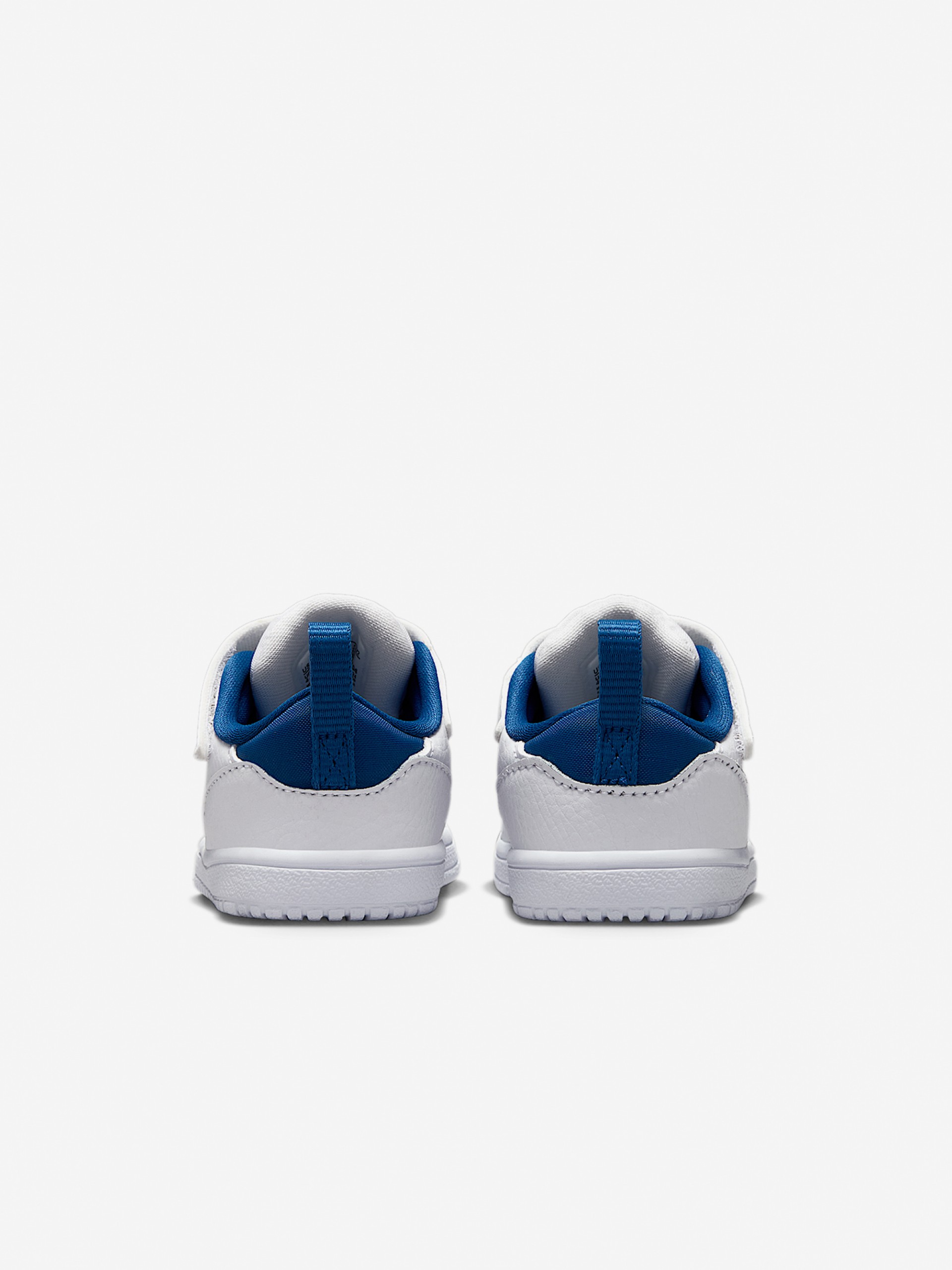 Zapatillas Nike Jordan Court Connect Low Blancas, Azules y Rojas Para Bebé y Niño