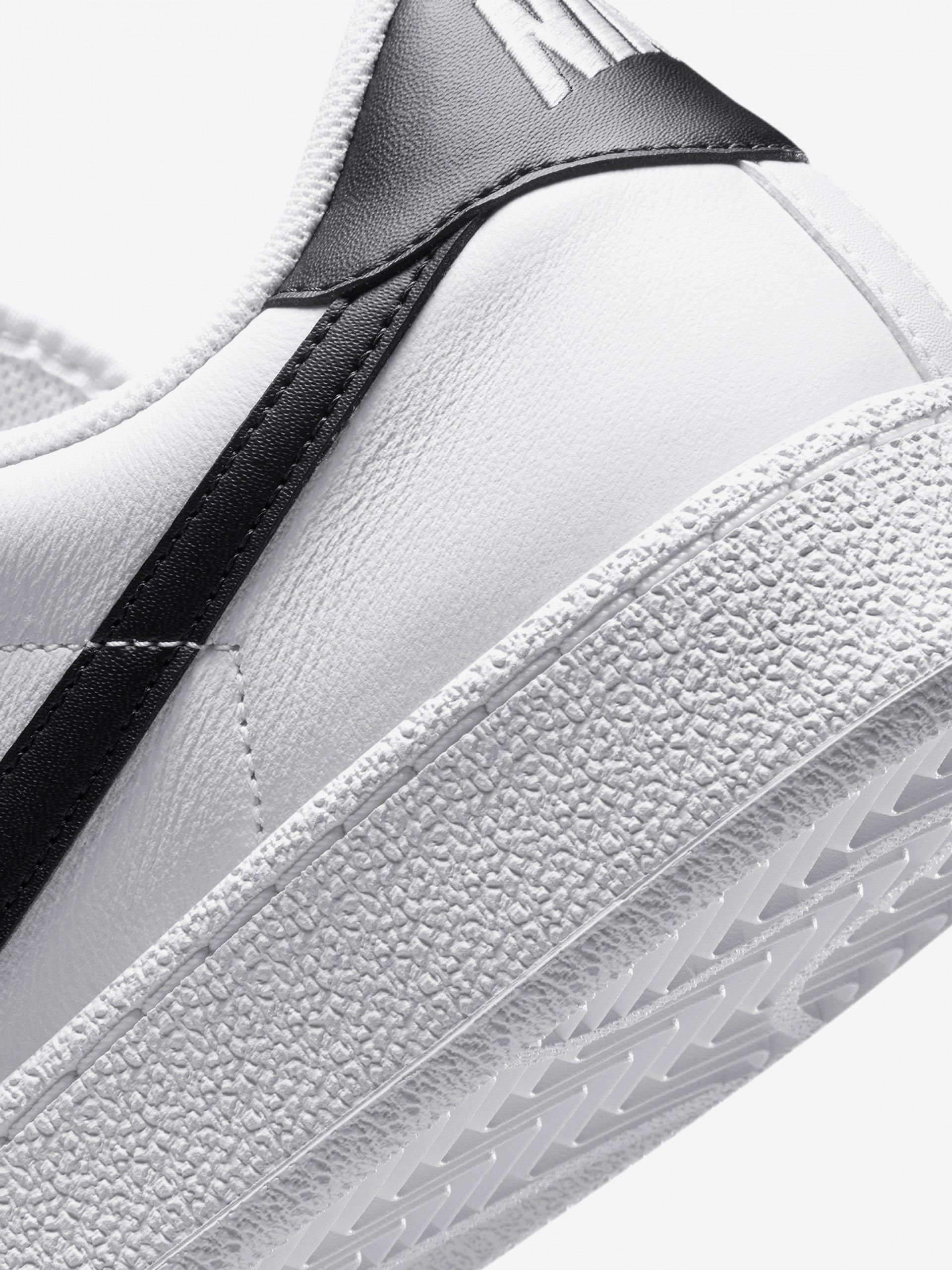 Sapatilhas Nike Tennis Classic CS Brancas e Pretas Para Homem
