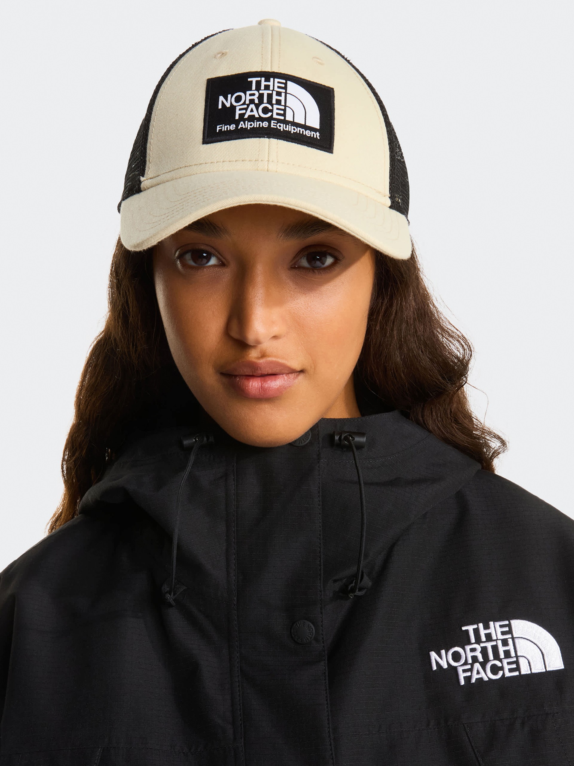 Boné The North Face Mudder Trucker Bege e Preto