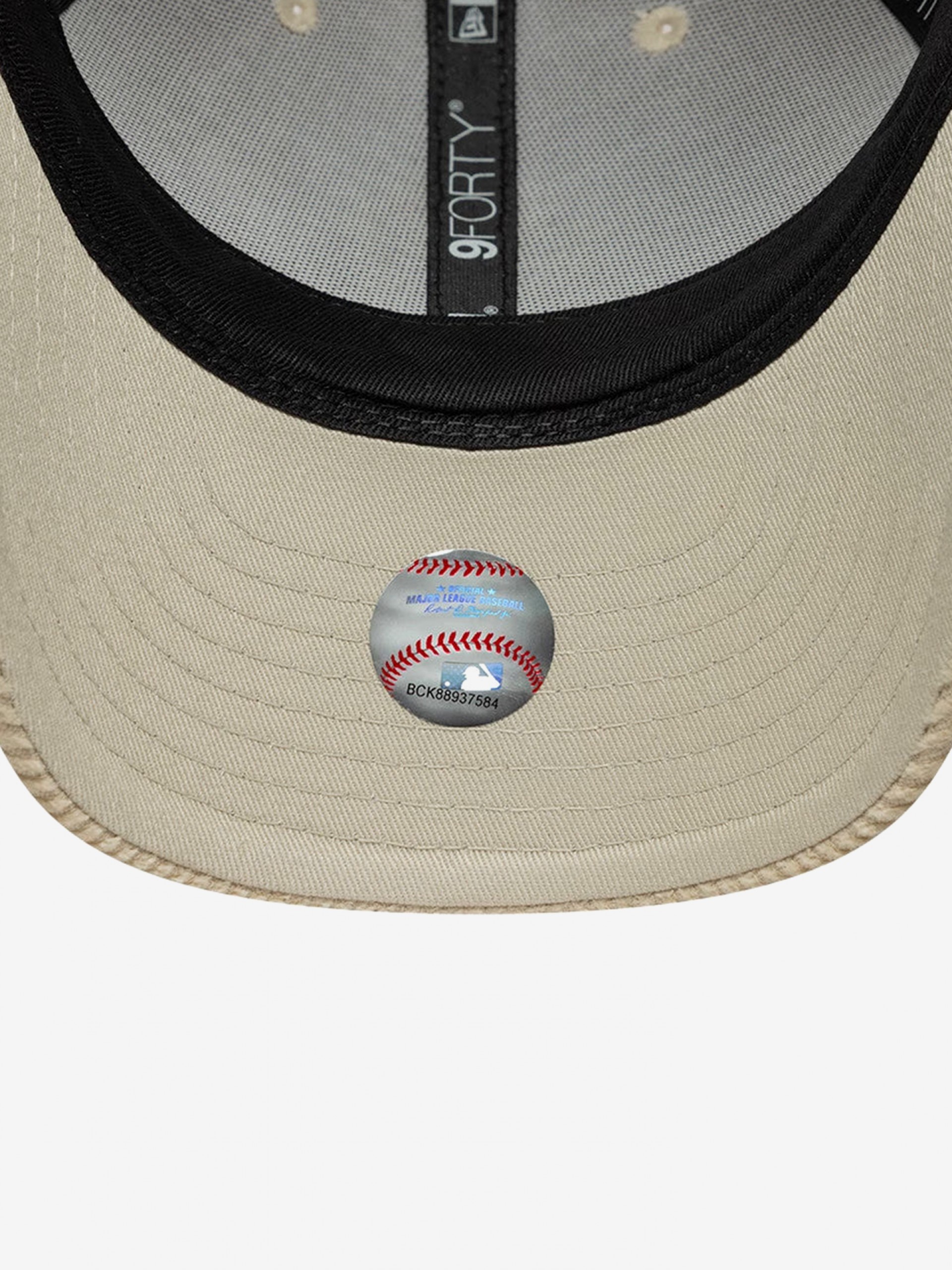 Boné New Era New York Yankees 9FORTY Bombazina Bege