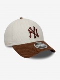 Bon� New Era New York Yankees 9FORTY Bombazina Castanho e Branco