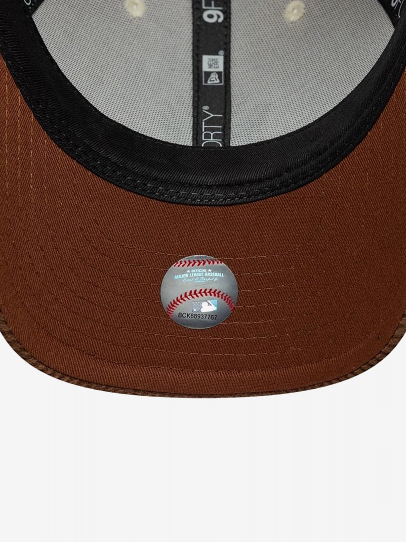 Bon� New Era New York Yankees 9FORTY Bombazina Castanho e Branco