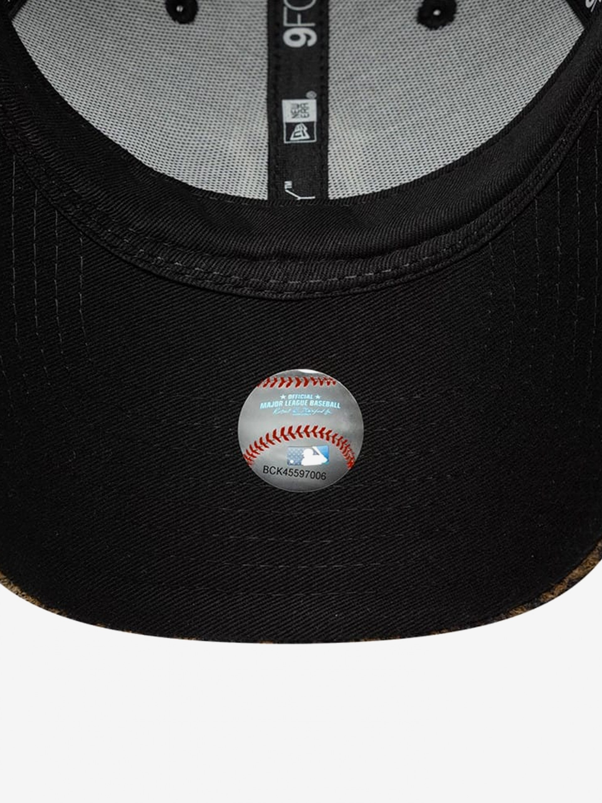 Boné New Era New York Yankees 9FORTY Print Leopardo Para Mulher