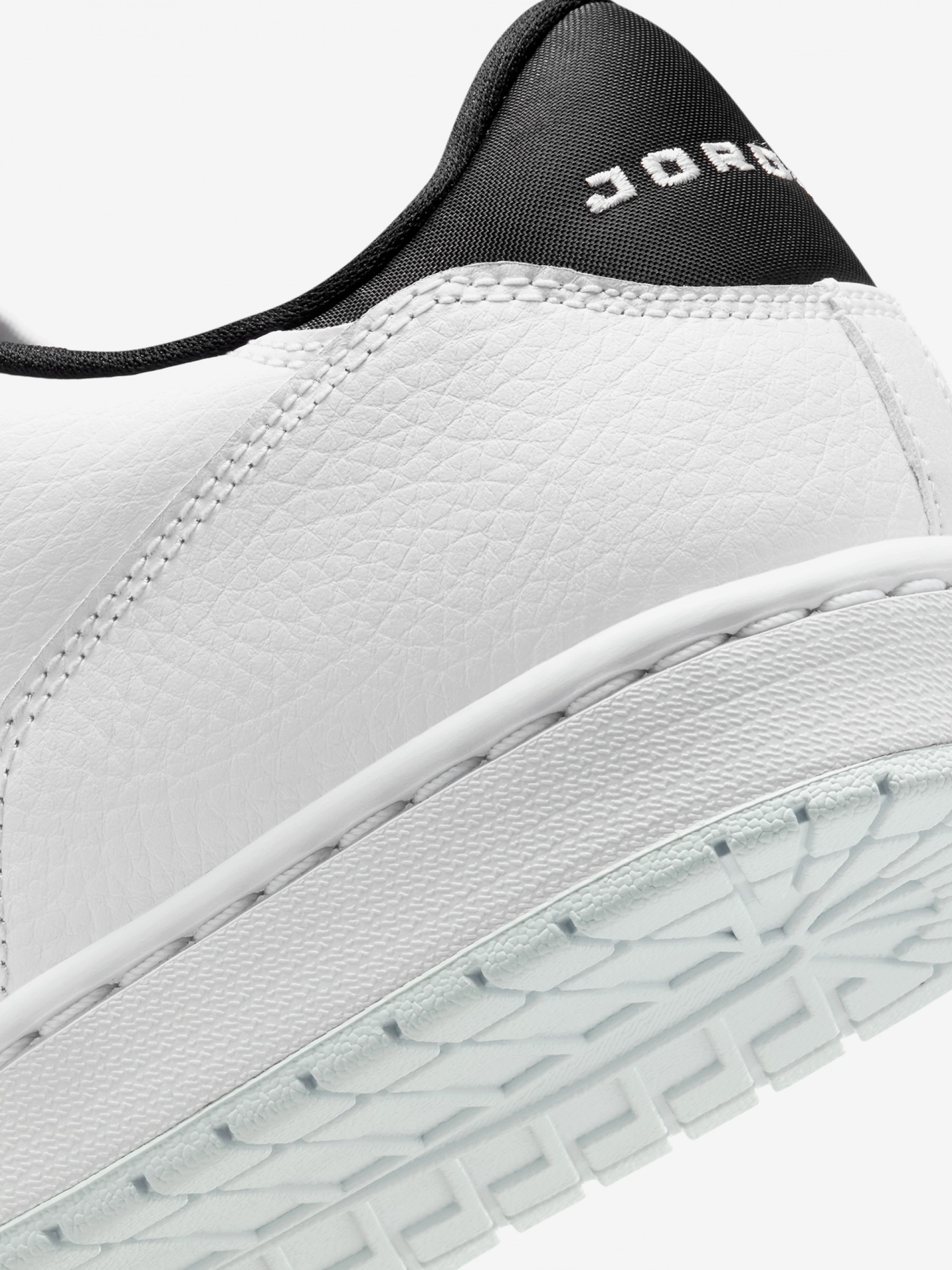 Zapatillas Nike Jordan Court Connect Low Blancas y Negras Para Hombre