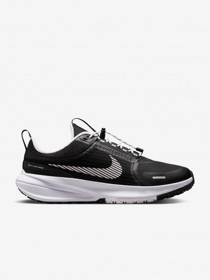 Nike Star Runner Utility Black and White Junior Running Trainers