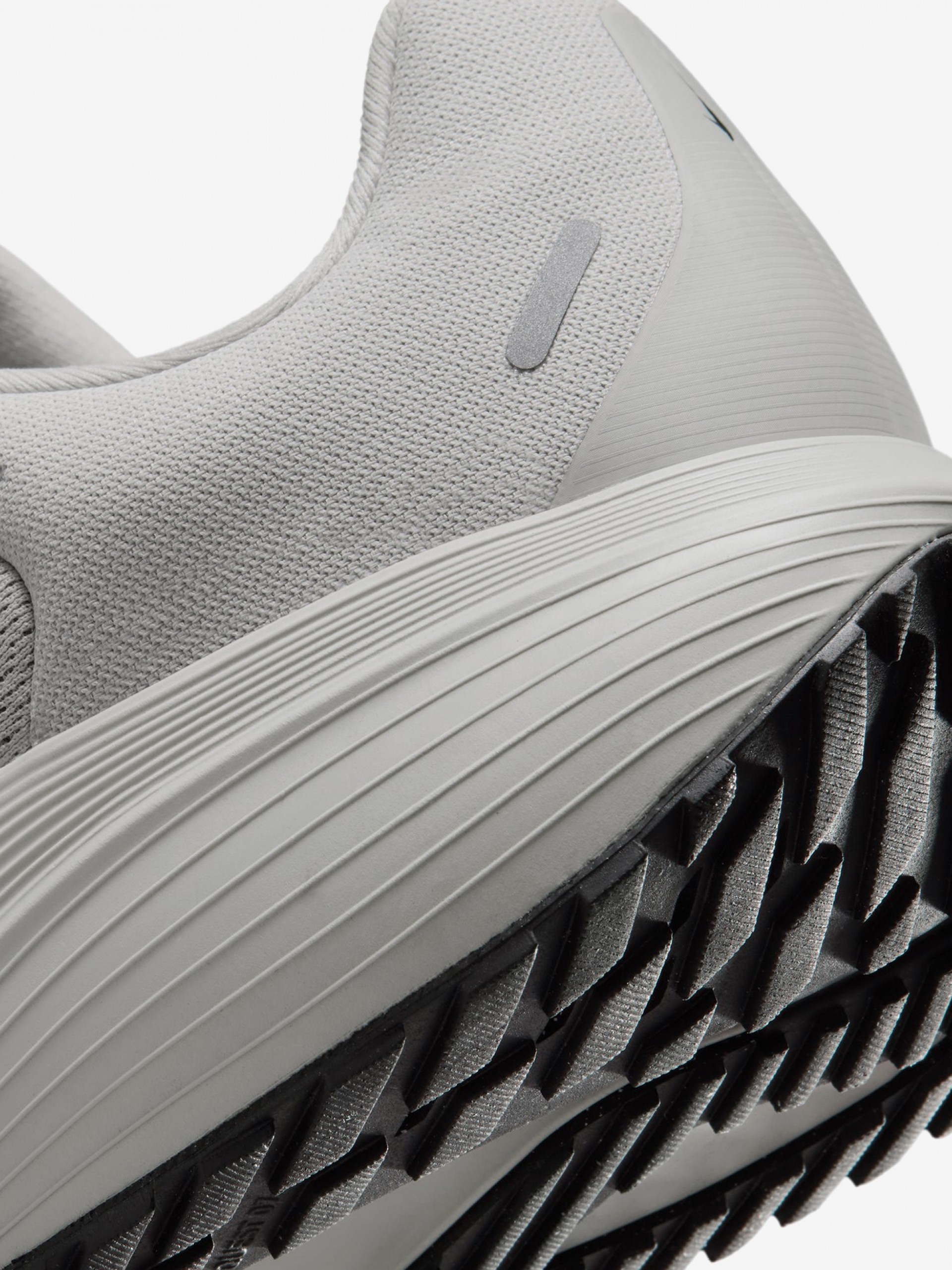 Zapatillas de Running Nike Quest 7 Grises y Negras Para Hombre