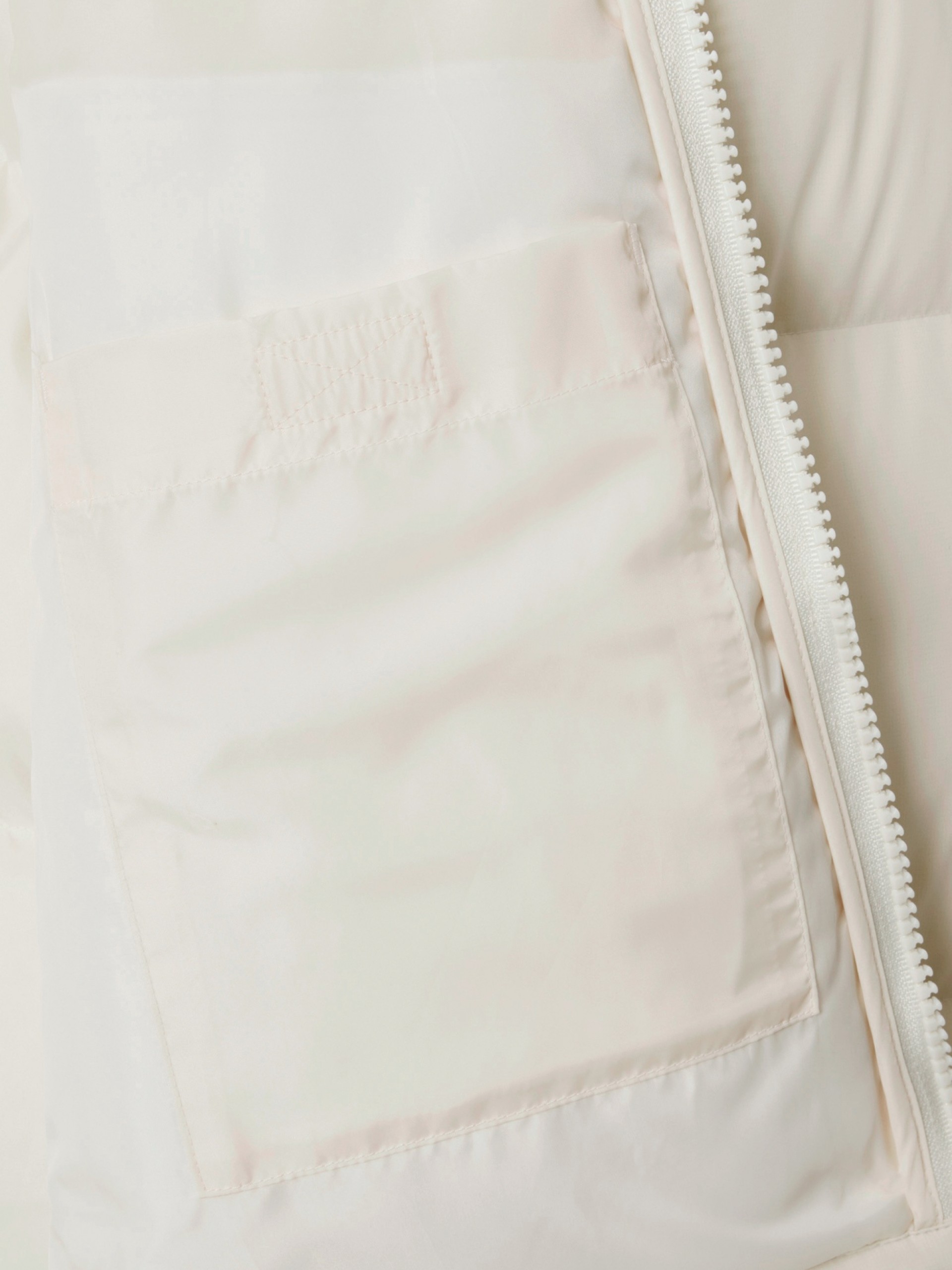 Chaqueta con Capucha Lacoste Acolchada Hidrófuga Beige