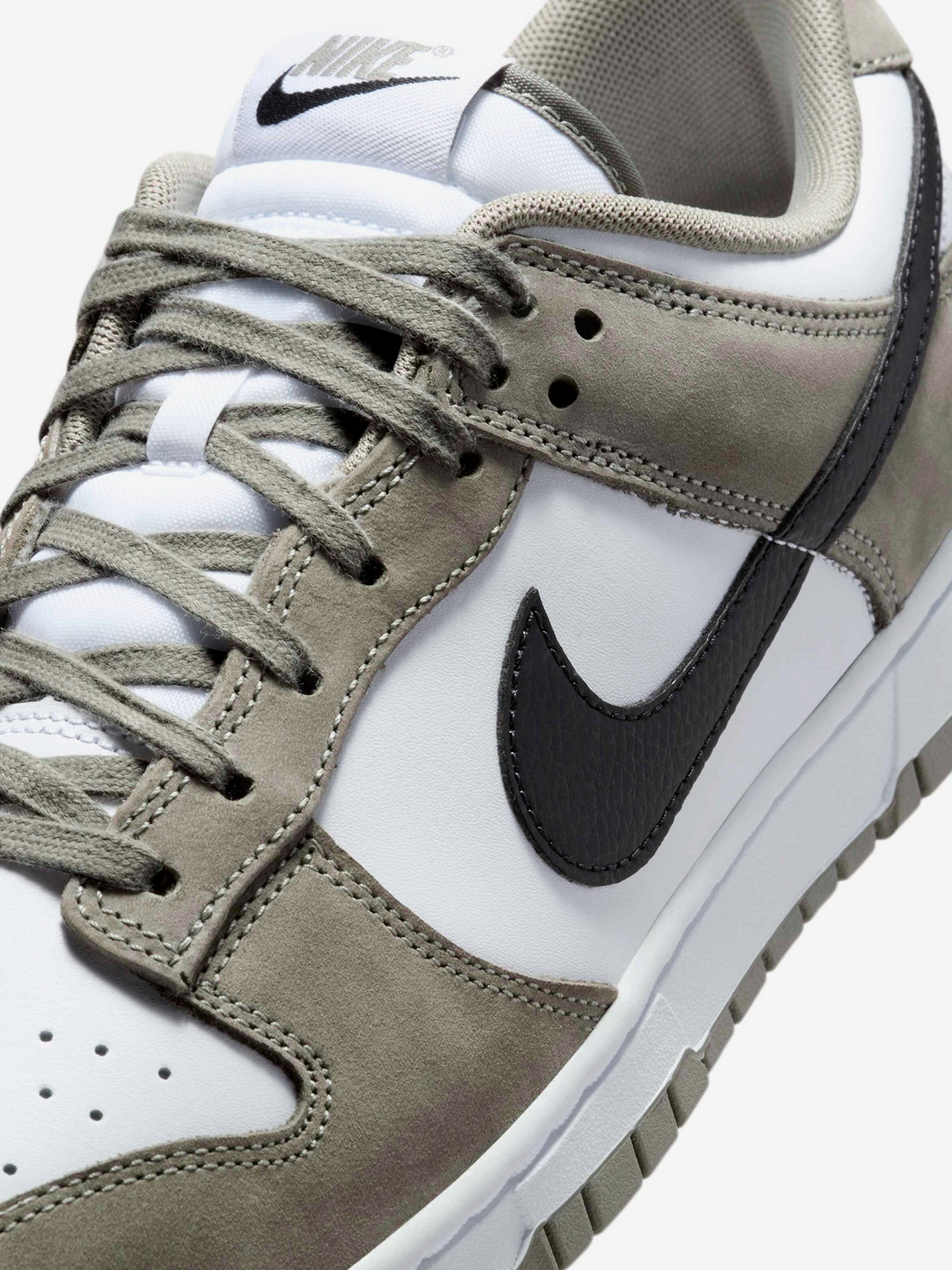Sapatilhas Nike Dunk Low Verdes e Brancas Para Homem