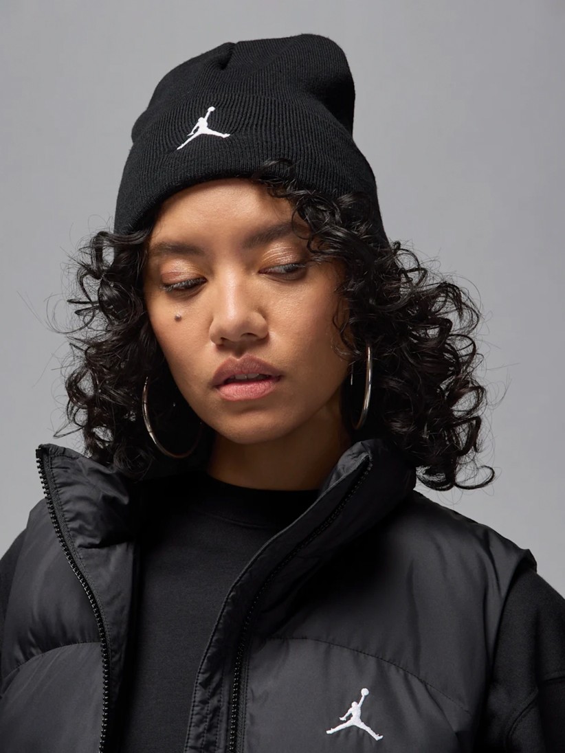 Nike Jordan Peak Satin Lined Black Beanie Nike Jordan Peak Satin Lined Black Beanie