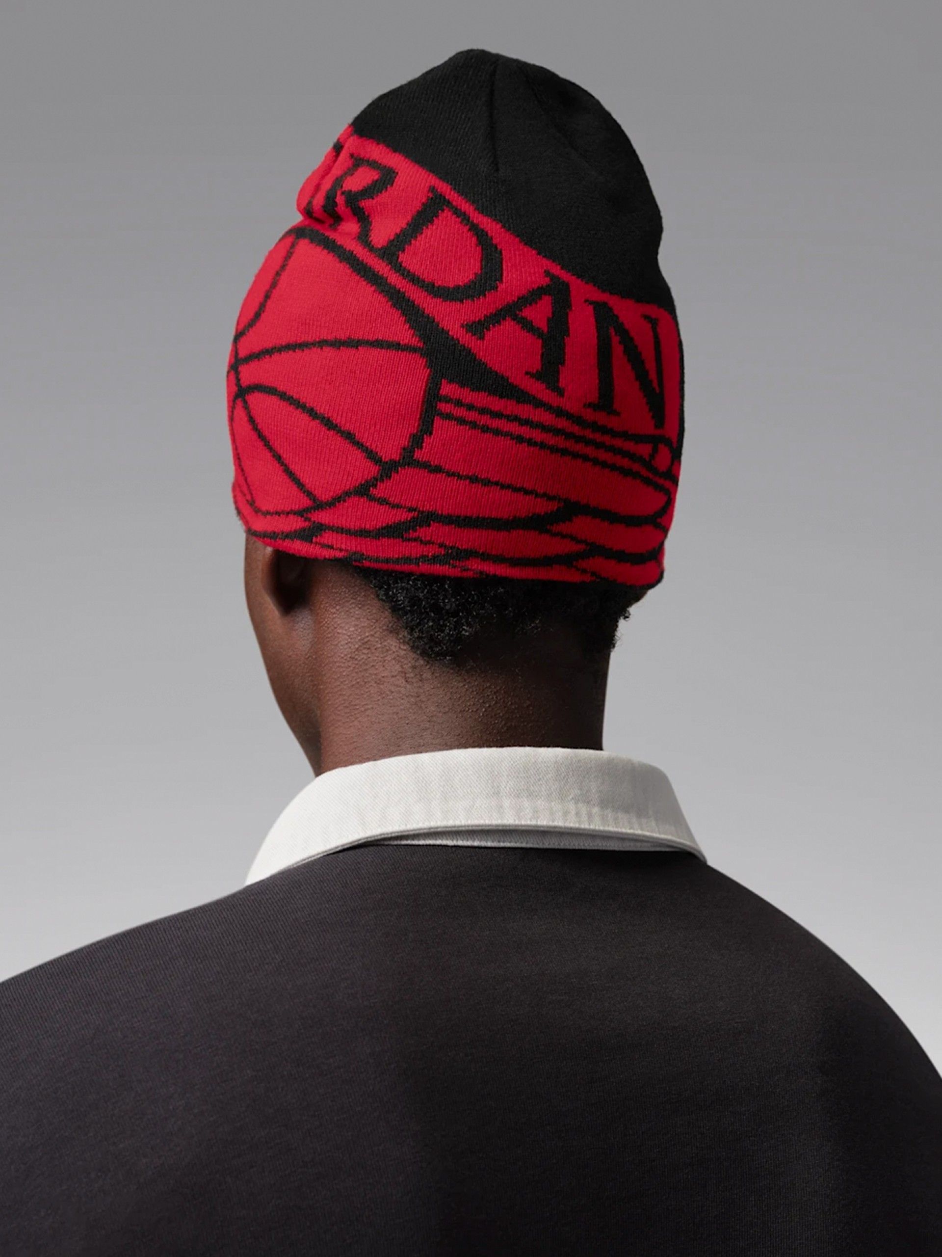 Gorro Nike Jordan Peak Preto e Vermelho