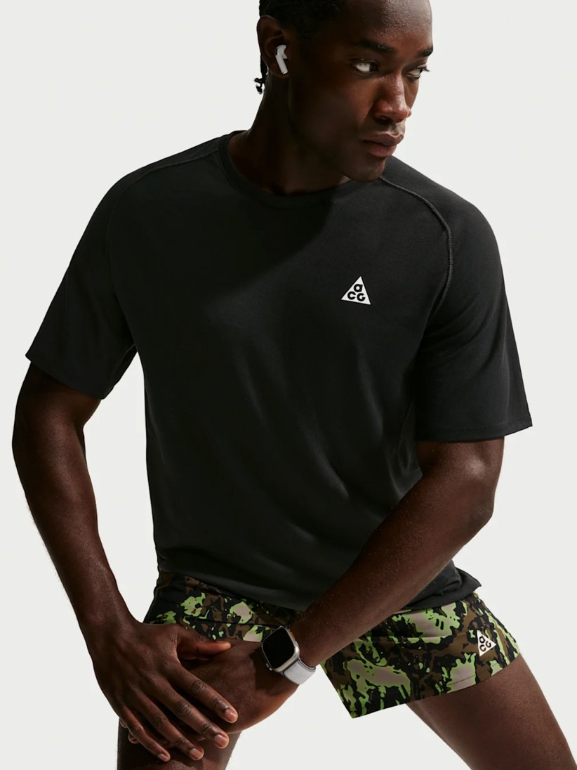 T-shirt de Trail Nike ACG Solar Chase Dri-FIT ADV Preta Para Homem