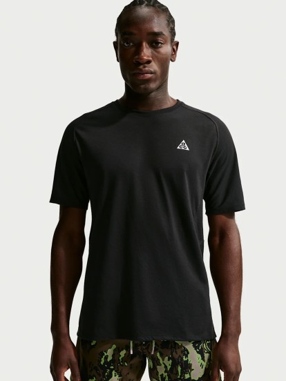 T-shirt de Trail Nike ACG Solar Chase Dri-FIT ADV Preta Para Homem T-shirt de Trail Nike ACG Solar Chase Dri-FIT ADV Preta Para Homem