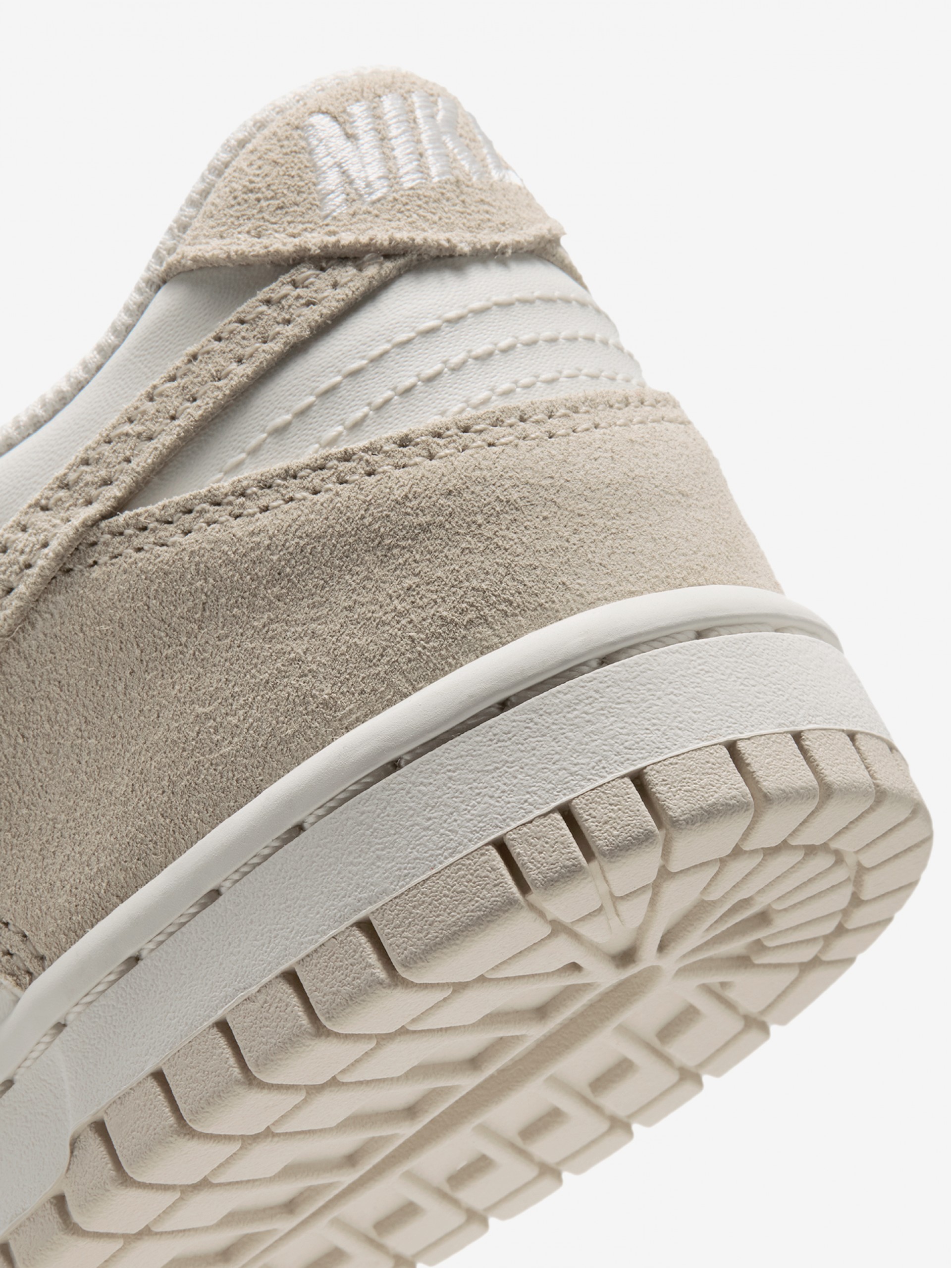 Zapatillas Nike Dunk Low Beige y Blancas De Piel y Gamuza Júnior