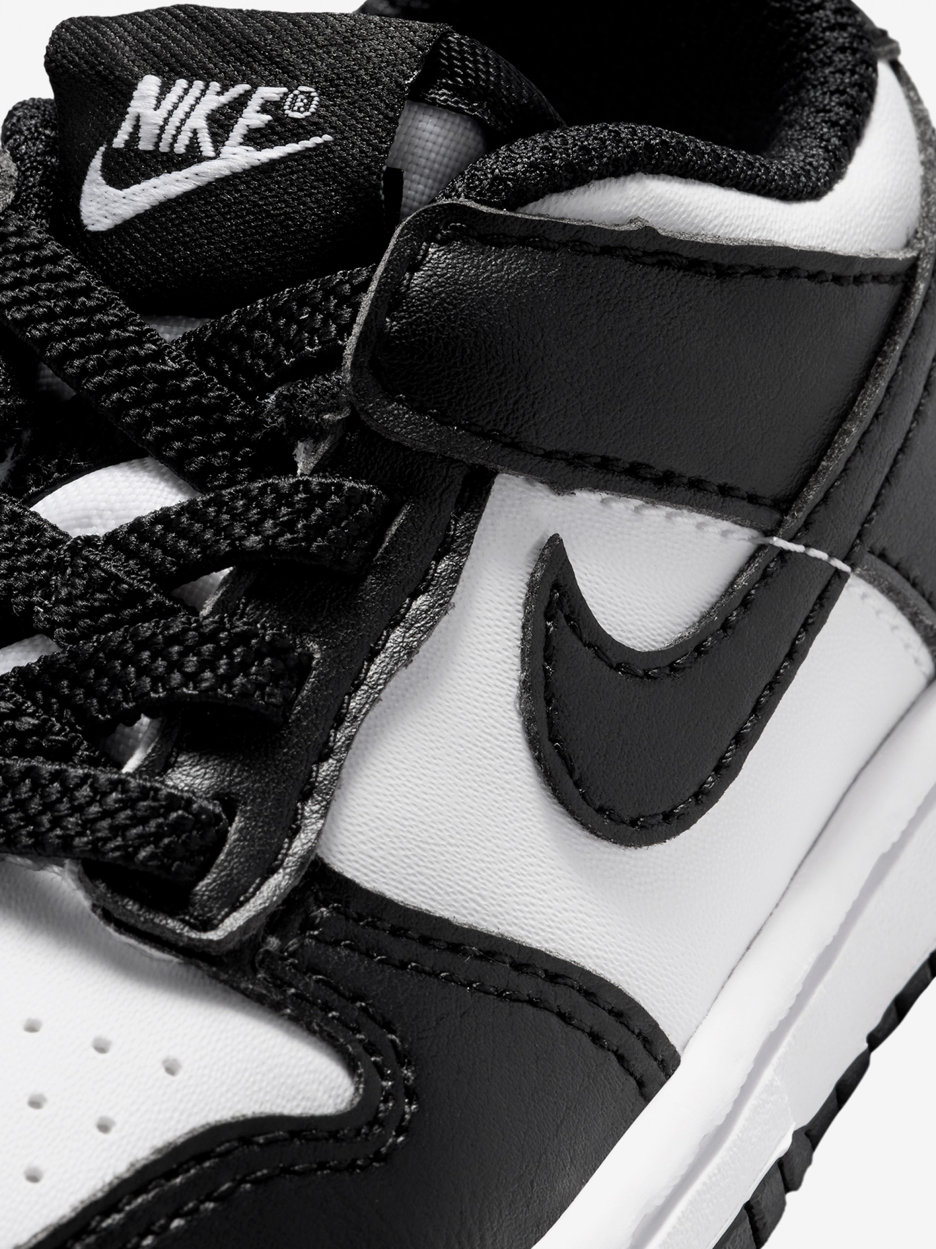 Zapatillas Nike Dunk Low Negras y Blancas Para Bebé
