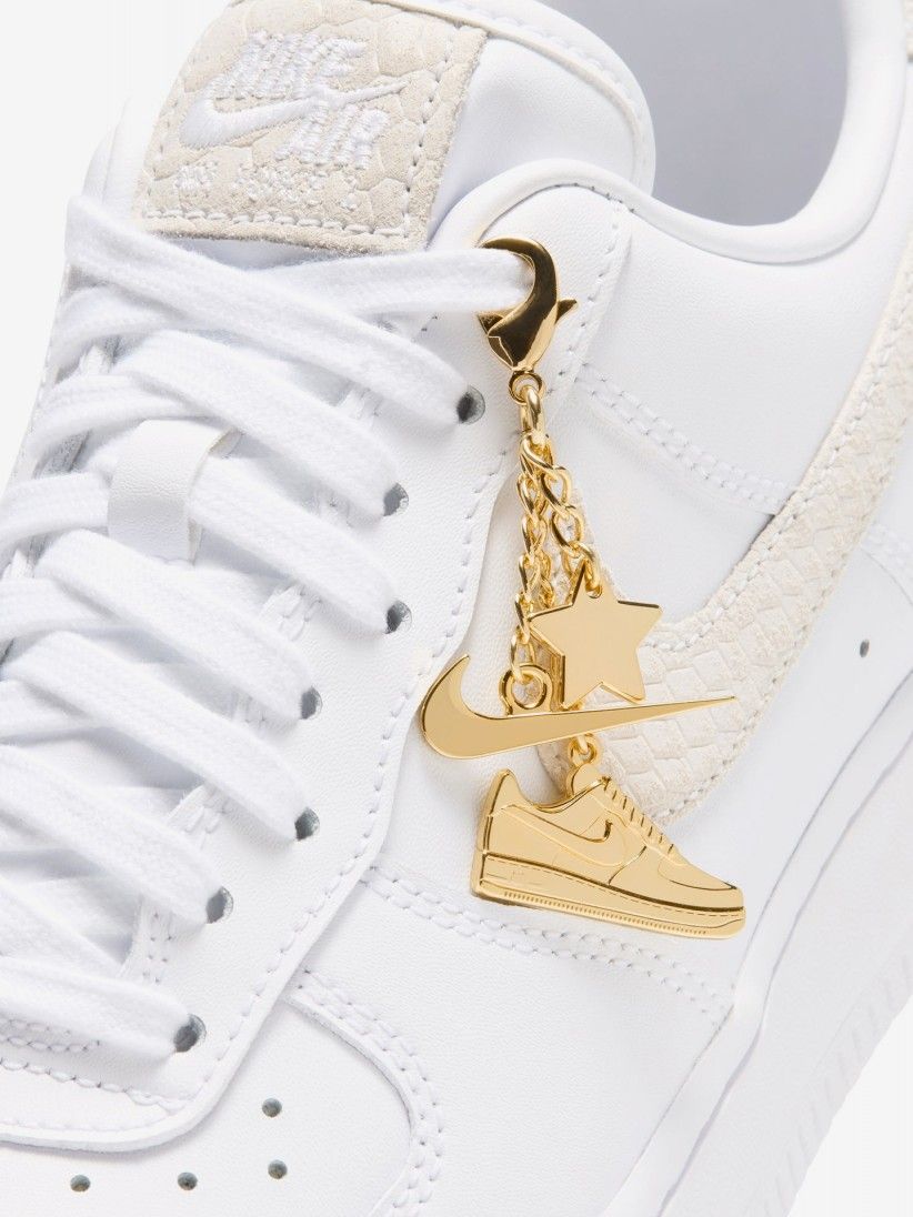 Sapatilhas Nike Air Force 1 07 Brancas e Bege Para Mulher Sapatilhas Nike Air Force 1 07 Brancas e Bege Para Mulher