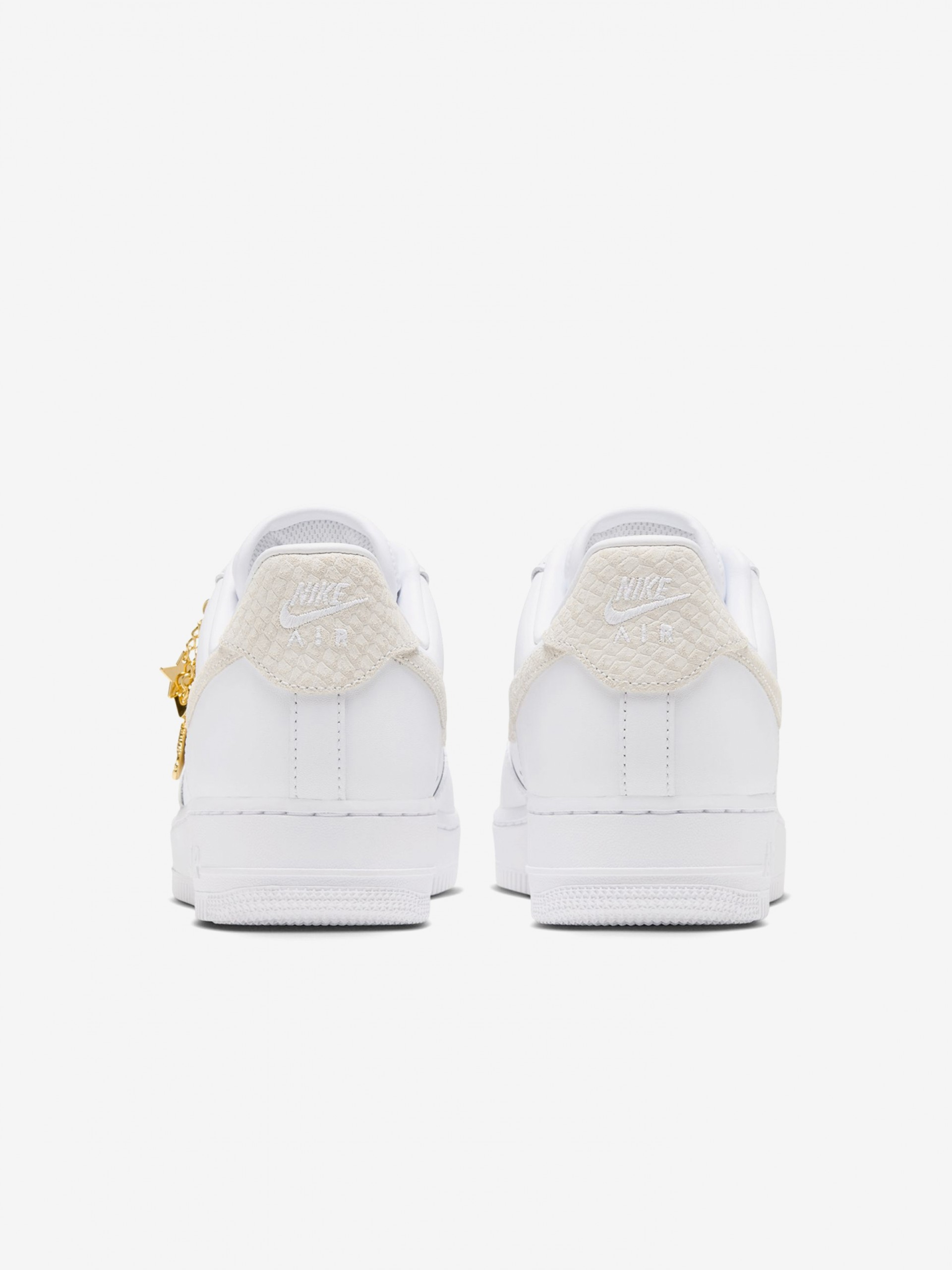 Zapatillas Nike Air Force 1 07 Blancas y Beige Para Mujer