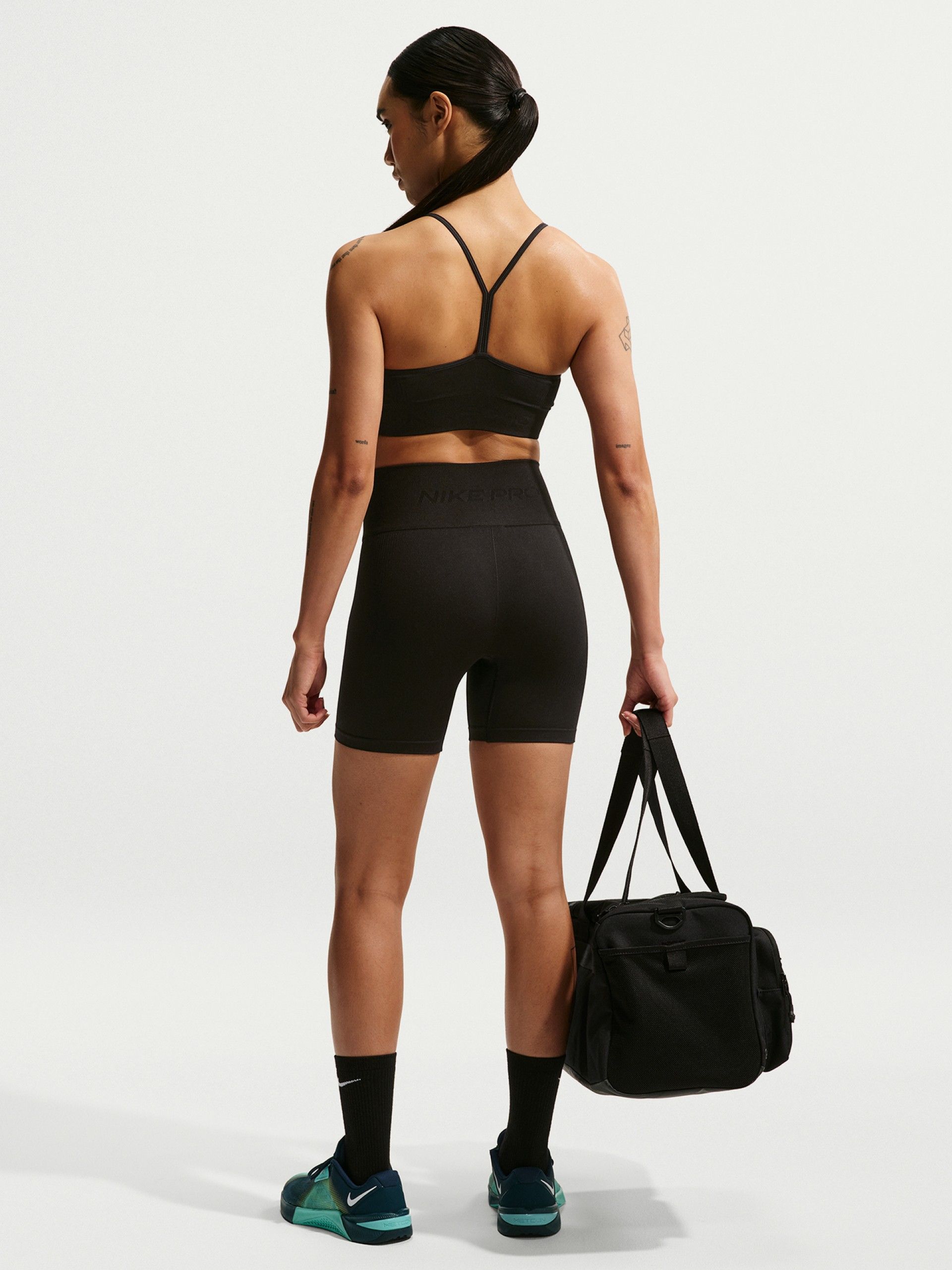 Nike Pro Seamless Dri-FIT 13cm Black Biker Shorts For Women