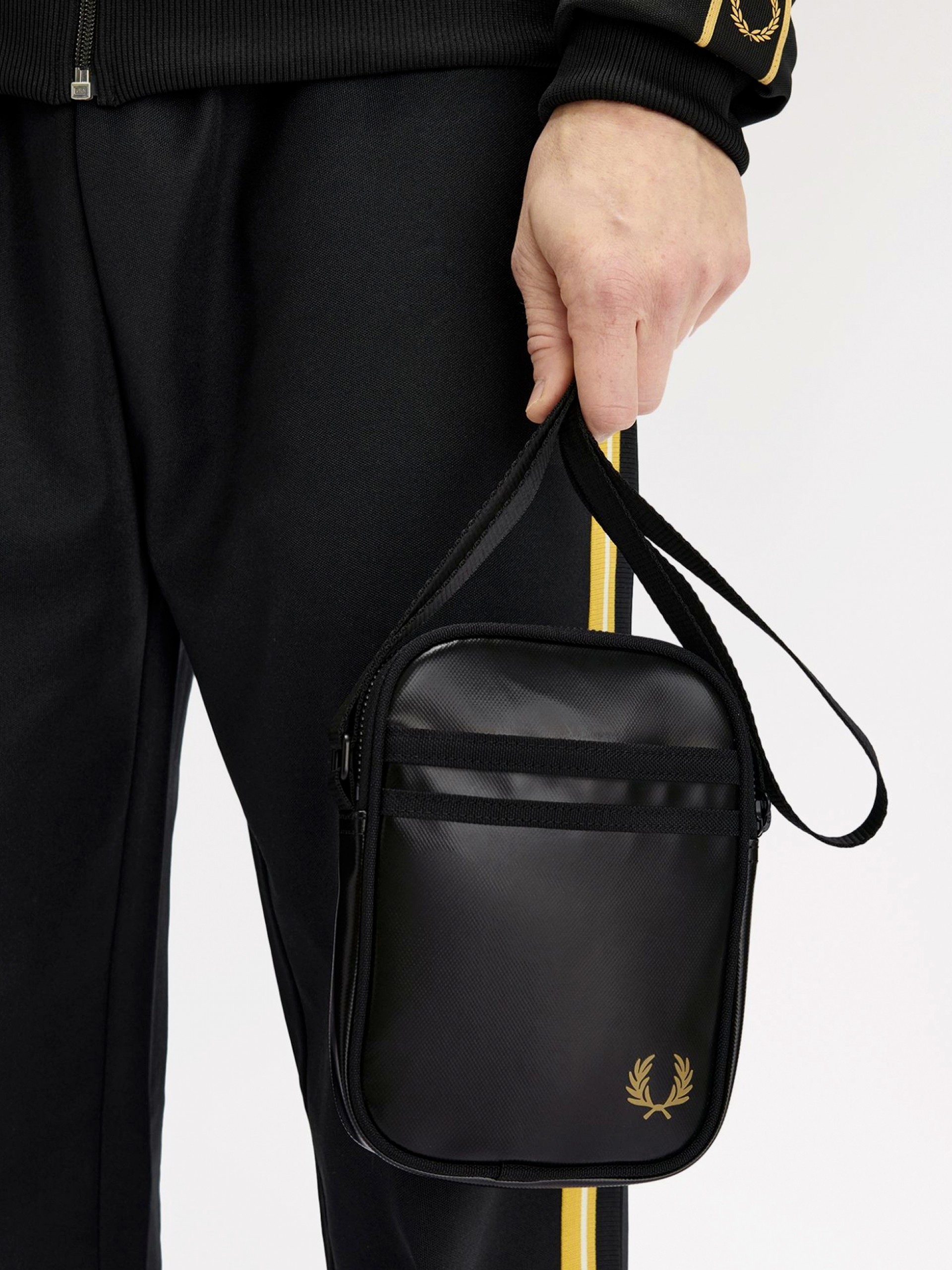 Bandolera Fred Perry Tonal Classic Negra