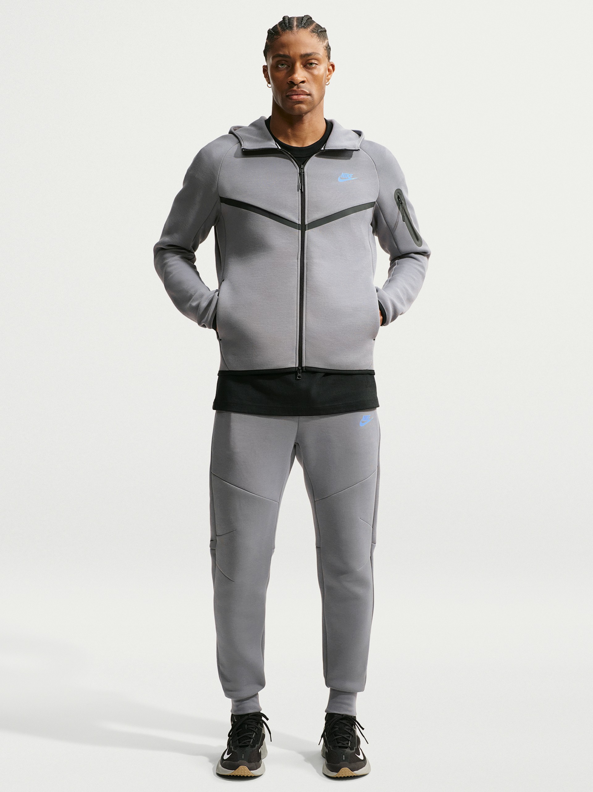 Nike Tech Fleece Slim Fit Grey Trousers For Men