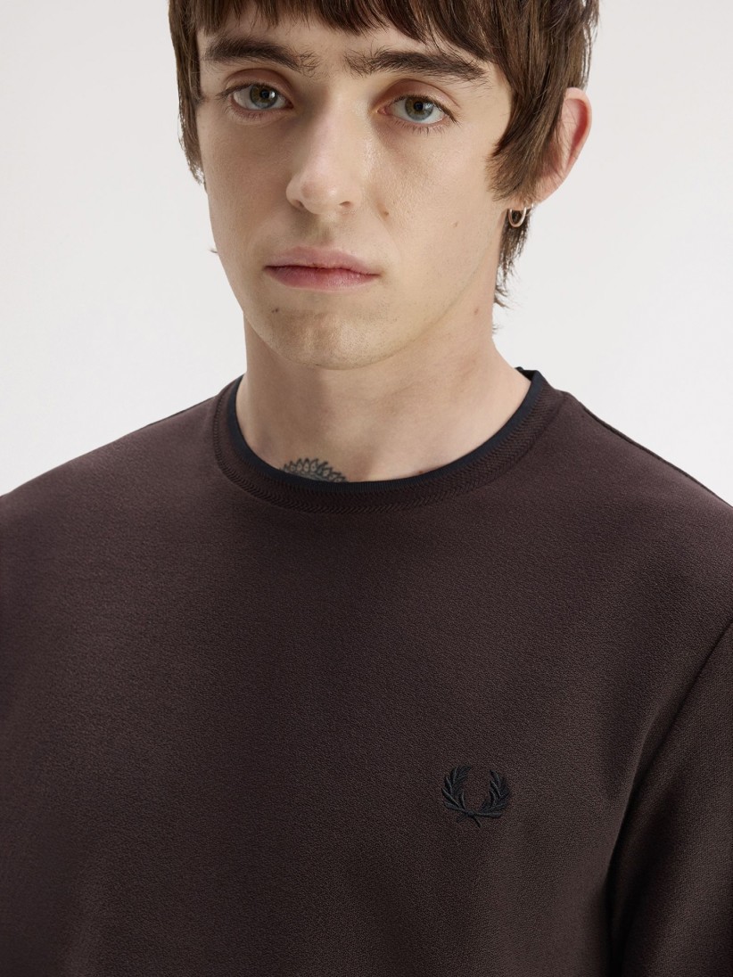 Camiseta Fred Perry Trim Detail Crepe Piqué Marrón Camiseta Fred Perry Trim Detail Crepe Piqué Marrón