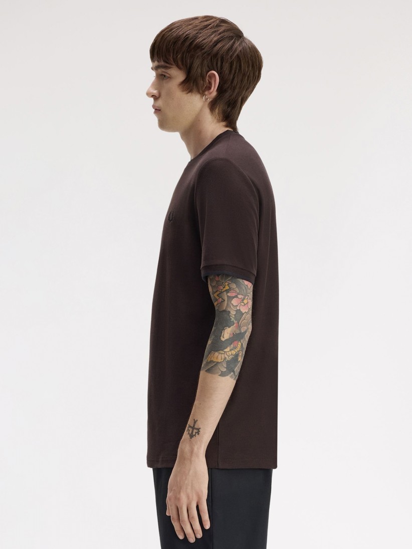 Camiseta Fred Perry Trim Detail Crepe Piqué Marrón Camiseta Fred Perry Trim Detail Crepe Piqué Marrón