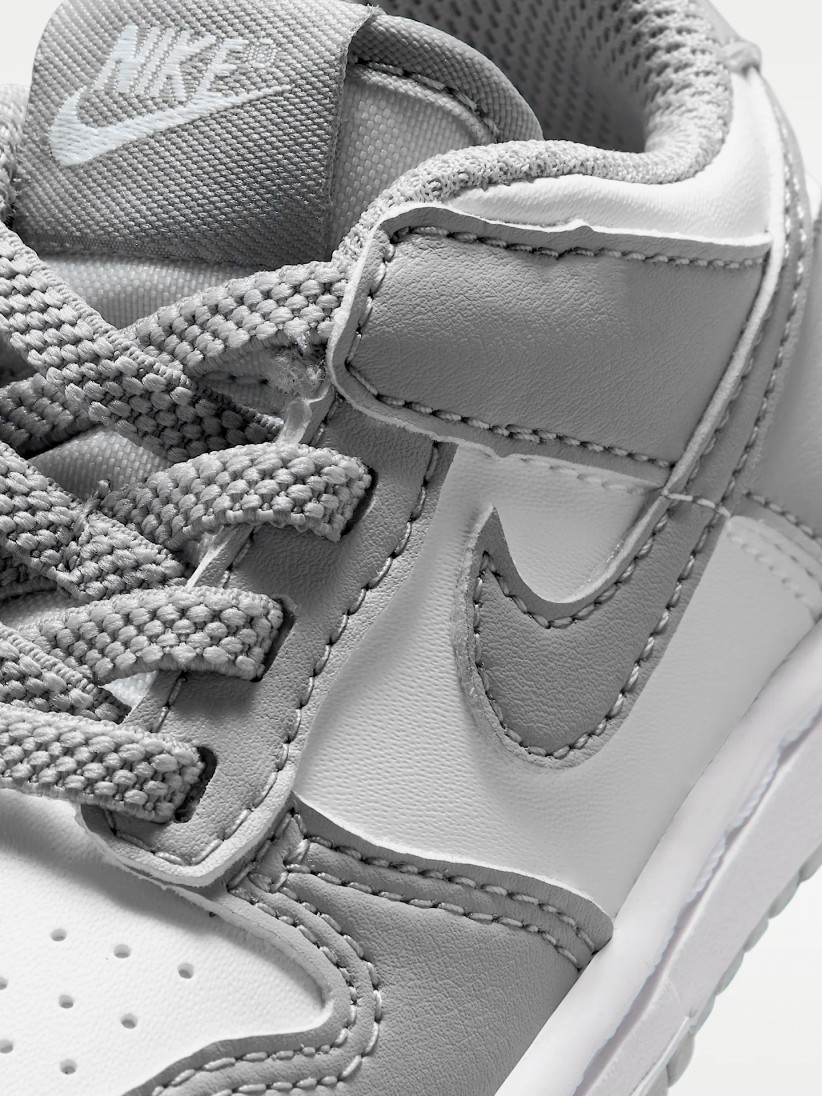 Sapatilhas Nike Dunk Low Cinzentas e Brancas Para Beb�