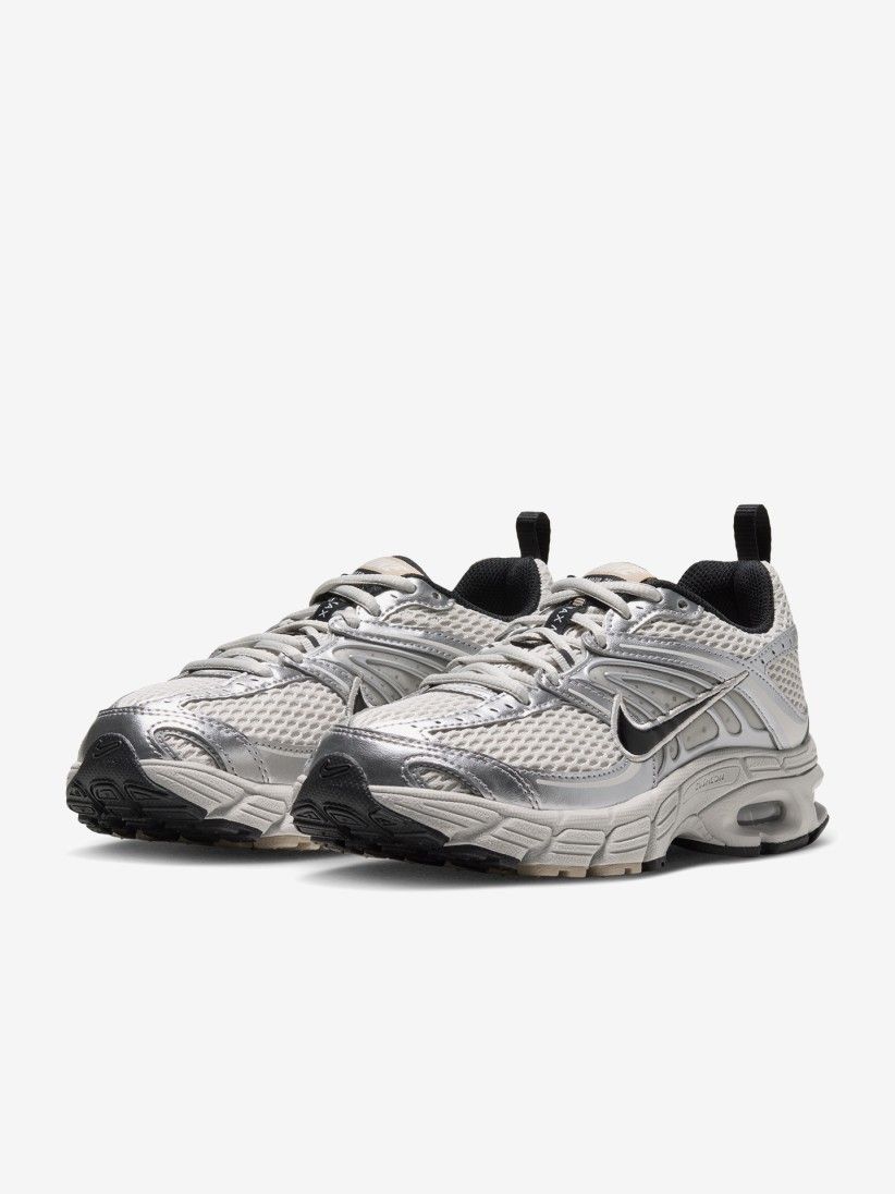 Nike Air Max Moto 2K Silver and Grey Junior Sneakers Nike Air Max Moto 2K Silver and Grey Junior Sneakers